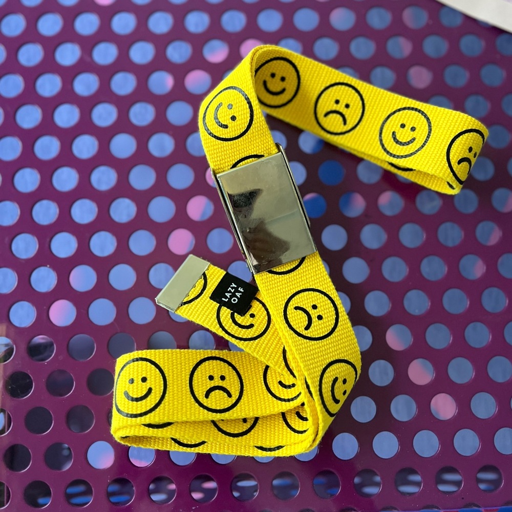 Lazy oaf smiley happy sad belt
